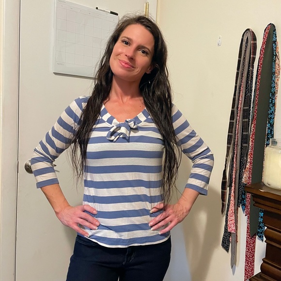 3/$15💛 ⭐️ Banana Republic striped Top ⭐️ - Picture 3 of 6
